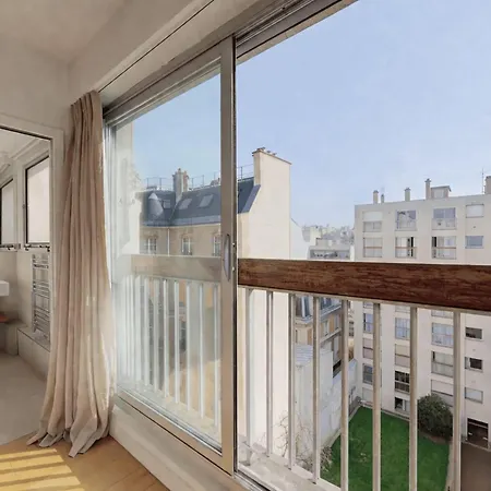 Cocoon With Eiffel Tower View شقة باريس