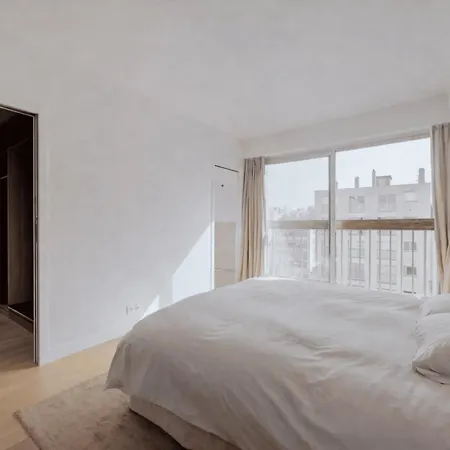 Cocoon With Eiffel Tower View