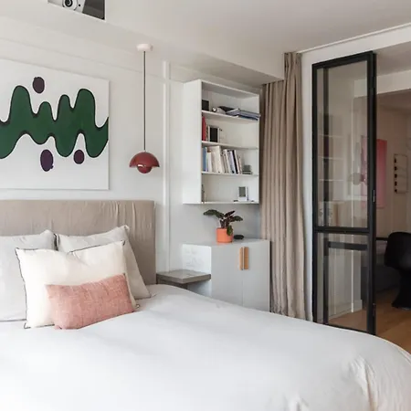 Cocoon With Eiffel Tower View