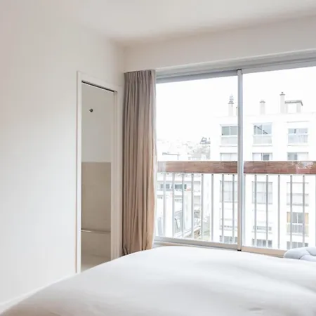 Cocoon With Eiffel Tower View