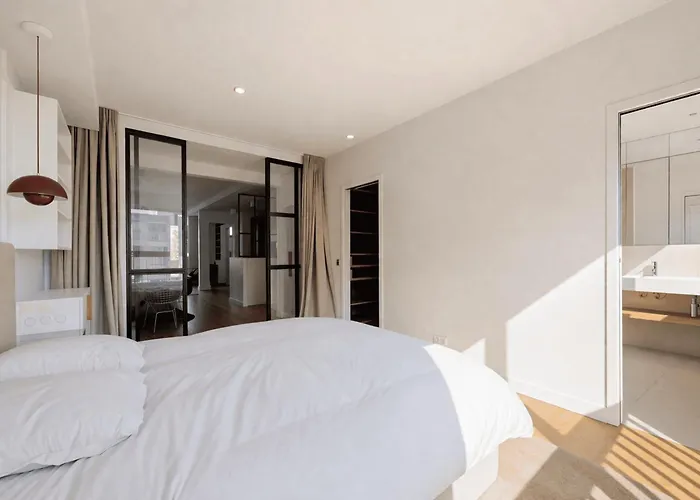 Apartament Cocoon With Eiffel Tower View *