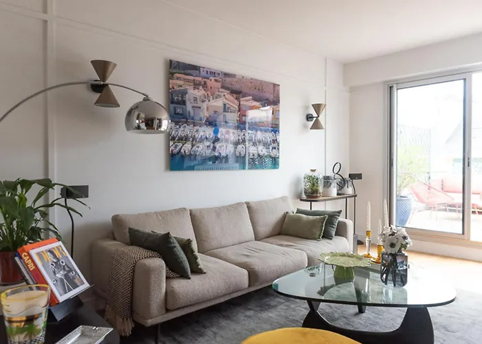 Apartament Cocoon With Eiffel Tower View *