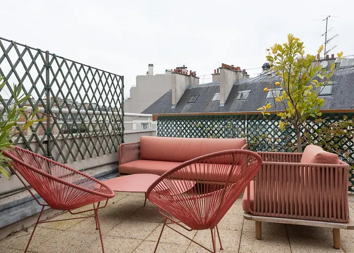 Cocoon With Eiffel Tower View Apartament Paryż