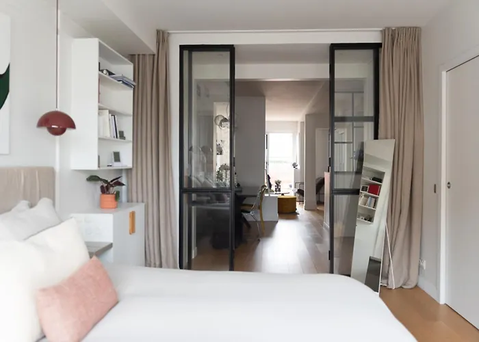 Cocoon With Eiffel Tower View