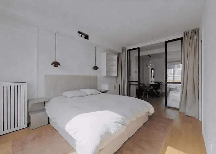 Cocoon With Eiffel Tower View * Paris