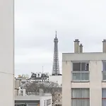 Cocoon With Eiffel Tower View Paris